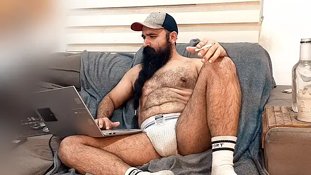 Snapshot of Barba_Negra_Fumador chatting on June 28, 8:37 pm Barba Negra Fumador online show from June 28, 8:37 pm