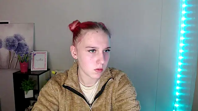 Scarlett lil online show from April 2, 8:10 am