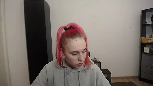 Scarlett lil online show from March 25, 8:46 am