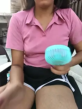 Snapshot of Glow_Queen chatting on June 27, 12:22 pm Glow Queen online show from June 27, 12:22 pm