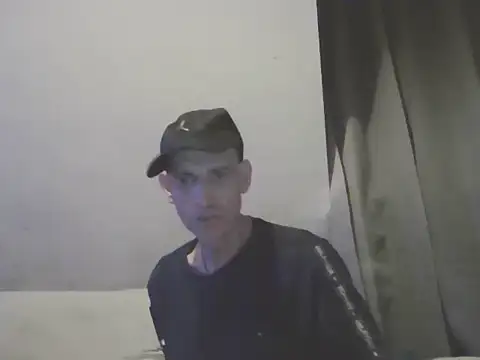 DOUBLETROUBLE7773 online show from April 6, 12:06 am