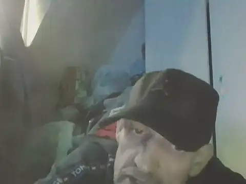 DOUBLETROUBLE7773 online show from April 4, 6:31 am