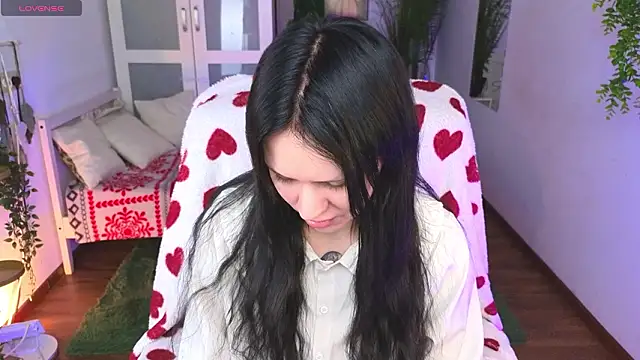 kittenlolla online show from March 6, 5:35 am