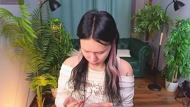 kittenlolla online show from March 20, 5:08 am