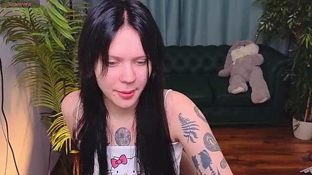 kittenlolla online show from March 7, 5:47 am