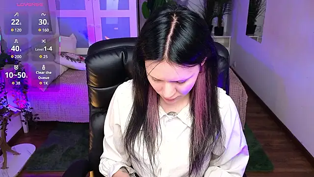 kittenlolla online show from March 29, 5:53 am