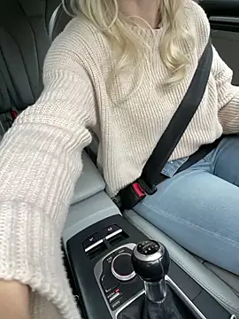 BellaMila online show from April 1, 4:37 pm