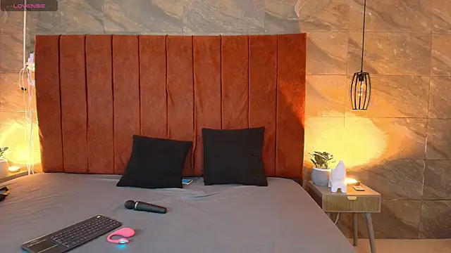 Lauren Rouses online show from April 11, 4:31 am