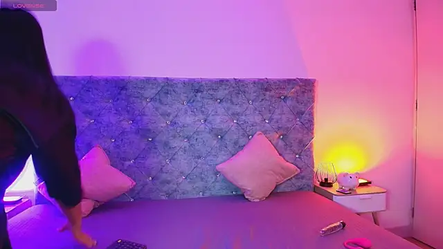 Lauren Rouses online show from April 17, 3:09 am