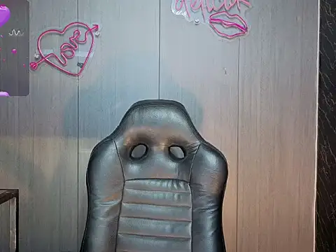 annacraigsense online show from April 3, 9:16 am