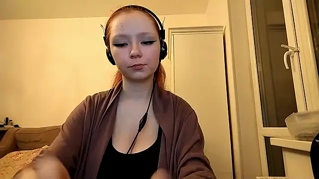 velyraxis online show from March 4, 5:10 pm