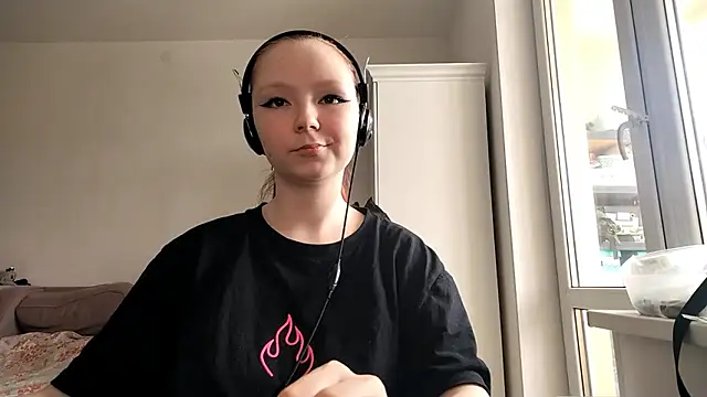 velyraxis online show from March 3, 12:01 pm