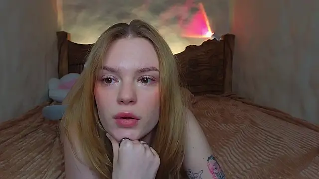 cyberl0ve  online show from March 25, 4:39 pm