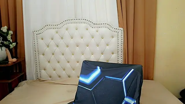 Seductive sophie online show from April 15, 2:17 am