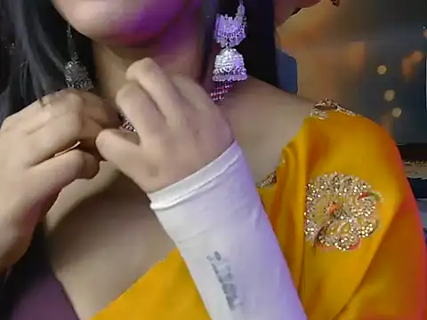 Snapshot of its-samyara chatting on May 23, 12:37 pm its-samyara online show from May 23, 12:37 pm