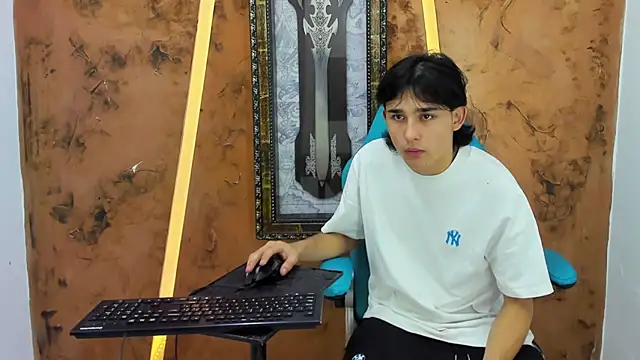 monky 0002 online show from July 11, 4:24 am