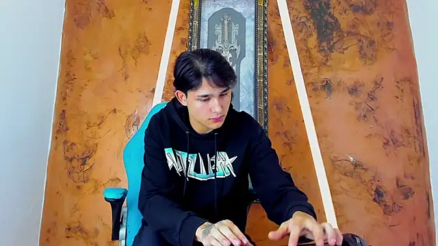 monky 0002 online show from July 3, 4:08 am