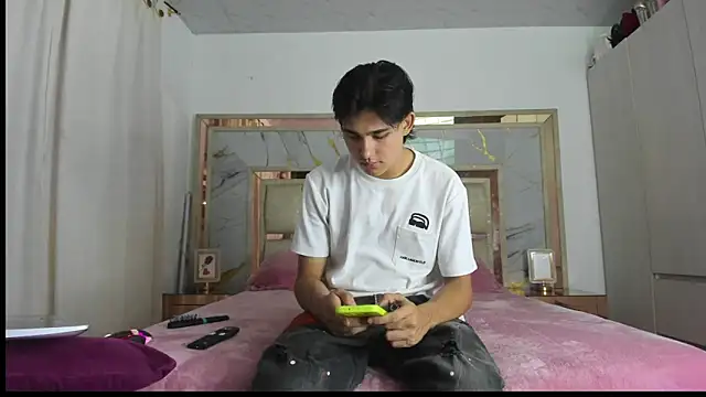 monky 0002 online show from March 15, 11:34 pm