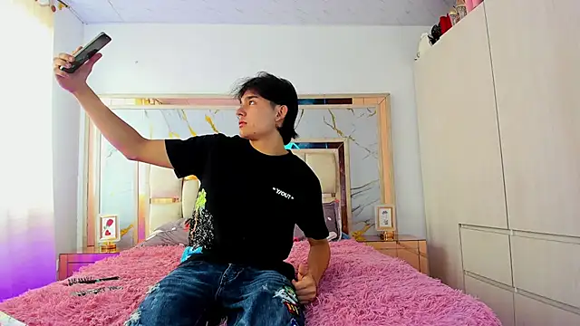 monky 0002 online show from March 24, 3:23 pm
