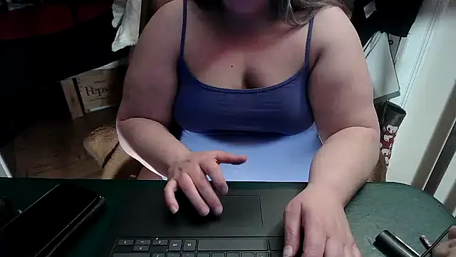 smalltowntrouble online show from April 14, 1:21 am