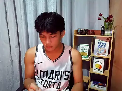 Snapshot of marksurelyhard chatting on May 22, 6:11 am marksurelyhard online show from May 22, 6:11 am