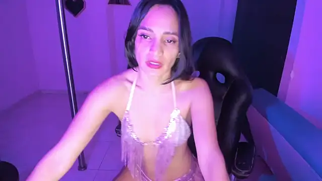 Snapshot of doll_katiuska chatting on June 14, 12:50 pm doll katiuska online show from June 14, 12:50 pm