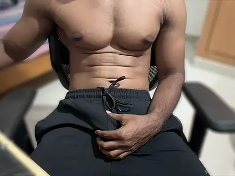 Snapshot of kratosTheHunk chatting on June 8, 11:33 am kratosTheHunk online show from June 8, 11:33 am