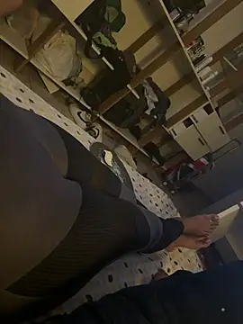 brunaomadeira online show from April 4, 10:44 am