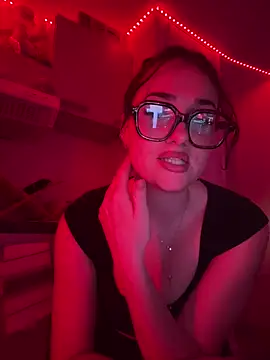 Claraaaaa06 online show from April 6, 7:48 pm