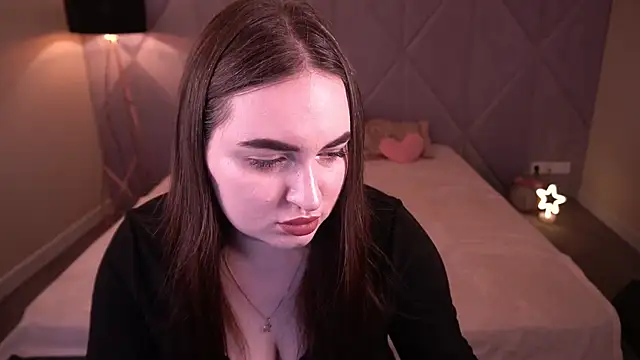 Snapshot of RapunzelAngel chatting on May 31, 5:35 am RapunzelAngel online show from May 31, 5:35 am