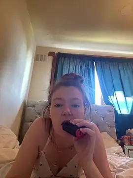 Snapshot of Scottishbrunette19 chatting on March 2, 1:40 pm Scottishbrunette19 online show from March 2, 1:40 pm