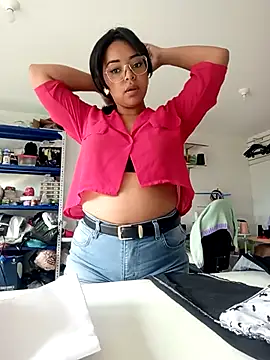 Babyfull lips online show from March 12, 3:05 pm