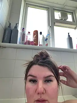 BeeMay22 online show from March 14, 3:51 pm