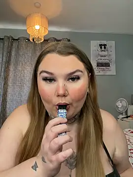 BeeMay22 online show from April 12, 3:48 pm