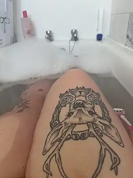 BeeMay22 online show from March 22, 10:39 am