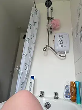 BeeMay22 online show from April 4, 12:34 pm