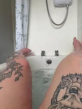 BeeMay22 online show from April 16, 12:50 pm