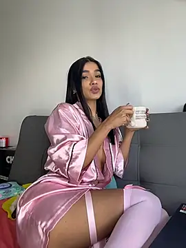 Bella Smithe online show from March 15, 1:51 pm