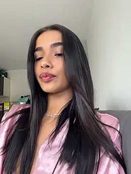 Bella Smithe online show from April 7, 3:36 pm