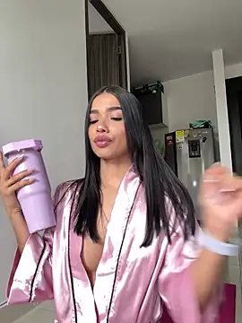 Bella Smithe online show from March 5, 7:43 pm