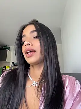 Bella Smithe online show from March 19, 3:56 pm