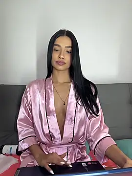 Bella Smithe online show from June 7, 9:31 pm