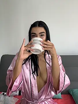 Bella Smithe online show from April 21, 5:19 pm