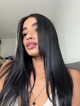 Bella Smithe online show from April 22, 4:47 pm