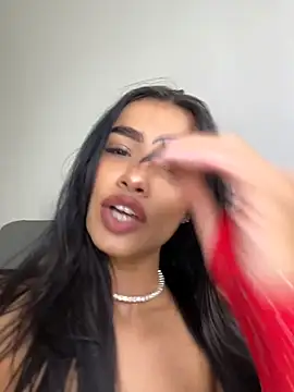 Bella Smithe online show from March 24, 4:40 pm