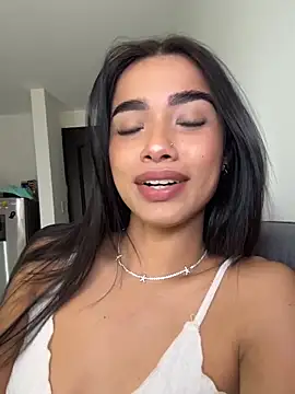 Bella Smithe online show from March 22, 3:24 pm