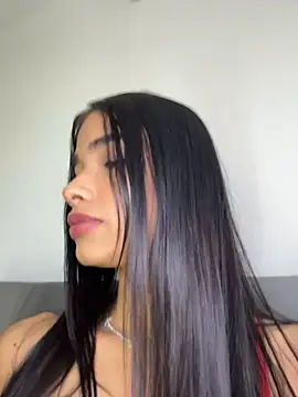 Bella Smithe online show from April 9, 2:12 pm