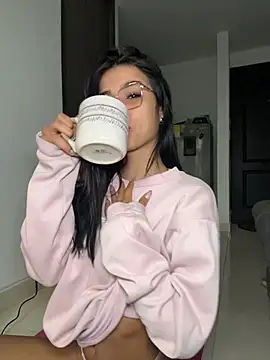 Bella Smithe online show from March 8, 12:41 pm