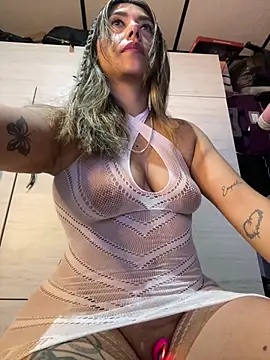 stefanyqueen69 online show from April 10, 1:51 pm