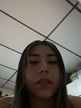 Snapshot of stefanyqueen69 chatting on May 2, 3:23 am stefanyqueen69 online show from May 2, 3:23 am